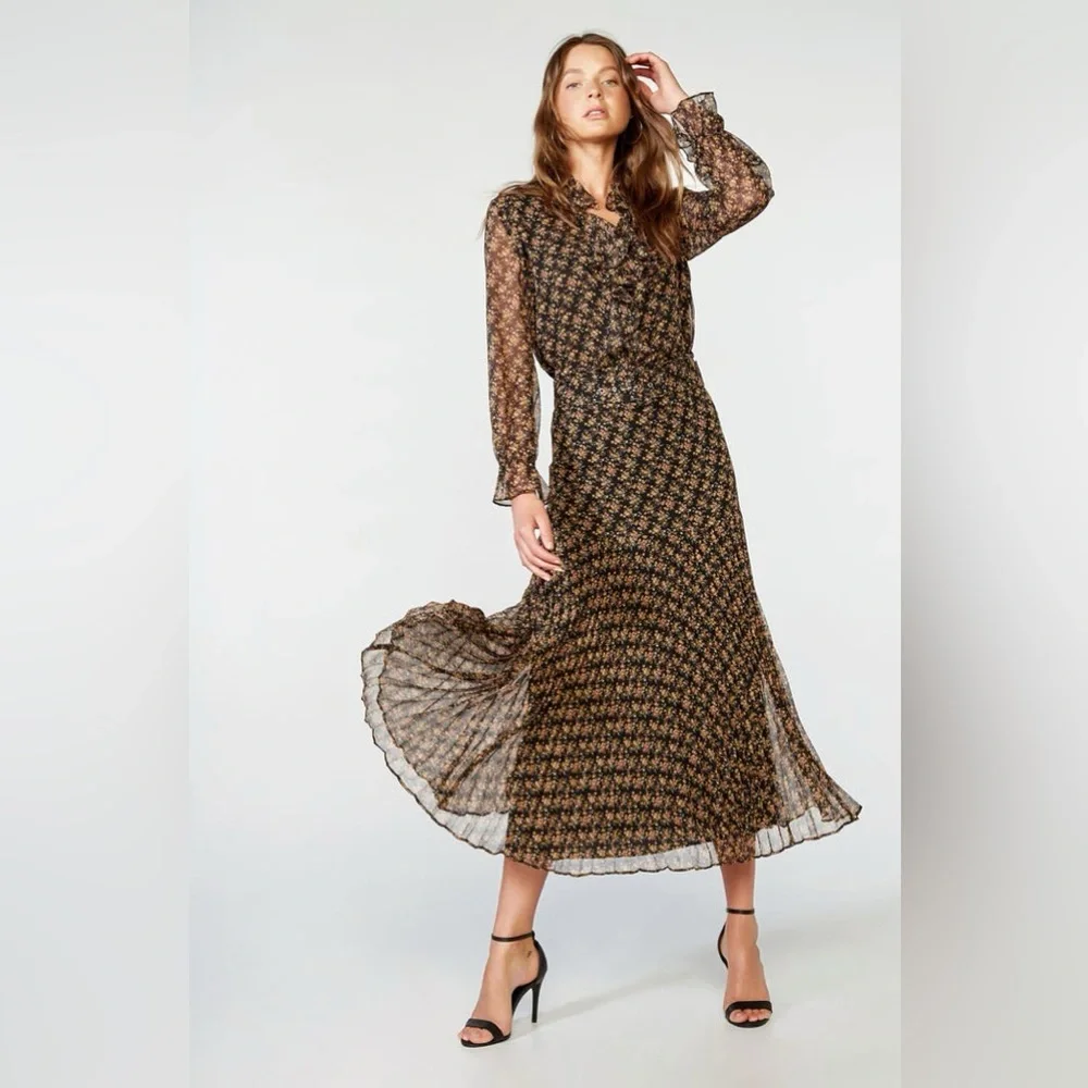 Bardot Dallas Floral Long Sleeve V Neck Dress